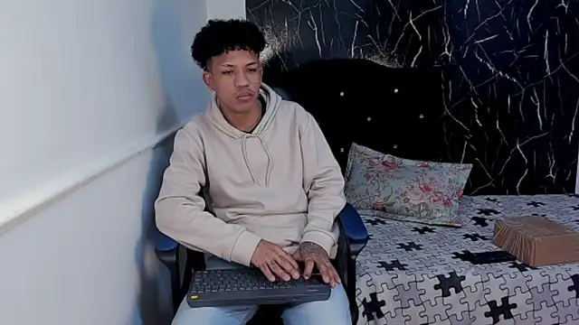 carlos alber12 online show from November 2025 03:23:01 PM