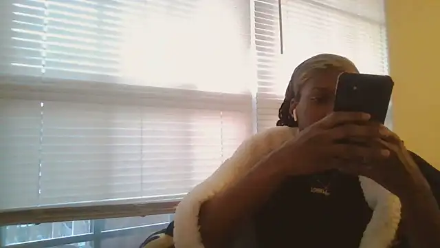 Snapshot of theprettysoles chatting on February 2025 11:15:02 PM theprettysoles online show from February 2025 11:15:02 PM