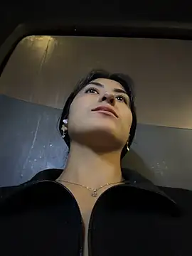 fiorella paris online show from February 2026 02:32:01 AM