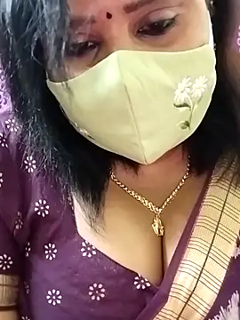 Queenflowerr online show from October 2025 04:46:01 AM