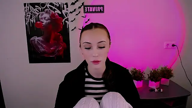 Nikonara Love online show from March 2025 02:45:02 PM