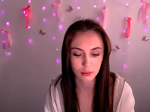 Nikonara Love online show from May 2026 01:19:01 PM