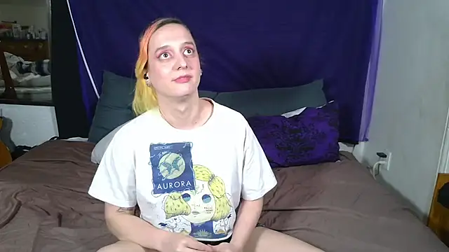 Snapshot of Evelan420 chatting on October 2025 08:20:01 PM Evelan420 online show from October 2025 08:20:01 PM