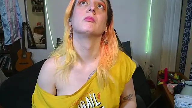 Snapshot of Evelan420 chatting on October 2025 06:18:02 PM Evelan420 online show from October 2025 06:18:02 PM