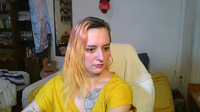 Snapshot of Evelan420 chatting on November 2025 07:25:02 PM Evelan420 online show from November 2025 07:25:02 PM