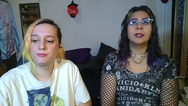 Snapshot of Evelan420 chatting on November 2025 08:41:01 PM Evelan420 online show from November 2025 08:41:01 PM