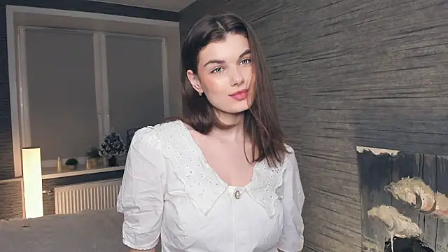 FloraDobb online show from February 2025 07:10:02 PM