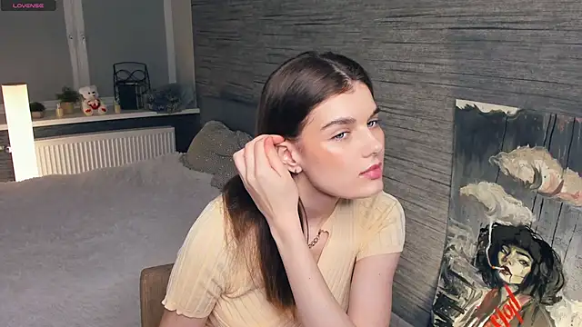 FloraDobb online show from February 2025 11:15:01 PM