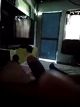 Snapshot of Ant1990 chatting on October 2025 02:13:02 PM Ant1990 online show from October 2025 02:13:02 PM