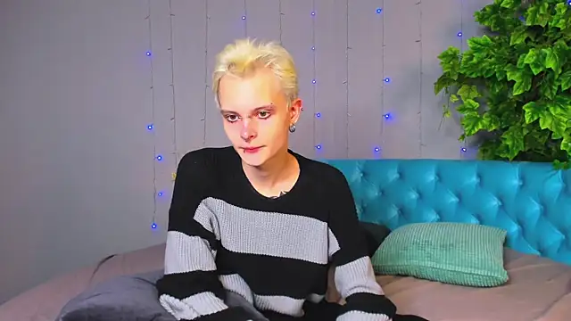 DemianEnglen online show from February 2025 08:41:01 PM