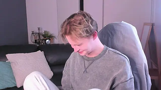 DemianEnglen online show from October 2025 09:59:01 PM