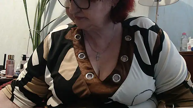 Snapshot of DeniseeRosea chatting on May 2026 02:45:01 PM DeniseeRosea online show from May 2026 02:45:01 PM