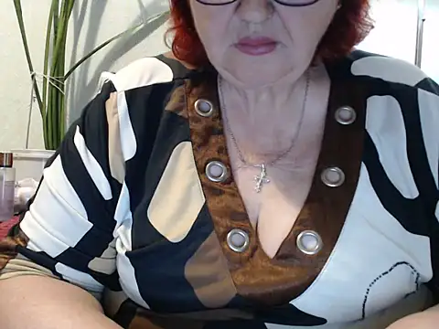 Snapshot of DeniseeRosea chatting on June 2026 06:42:01 PM DeniseeRosea online show from June 2026 06:42:01 PM