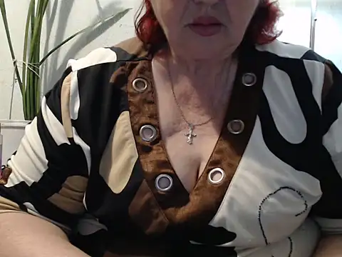 Snapshot of DeniseeRosea chatting on June 2026 11:18:01 PM DeniseeRosea online show from June 2026 11:18:01 PM