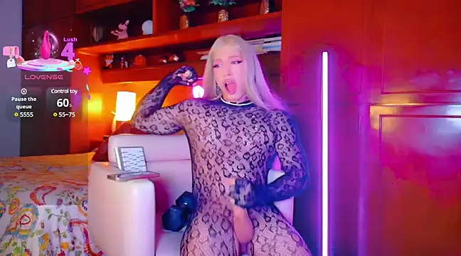 sofiiboniiita online show from March 2025 05:17:02 PM