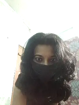 Snapshot of Bong-lady chatting on January 2025 02:43:01 AM Bong-lady online show from January 2025 02:43:01 AM