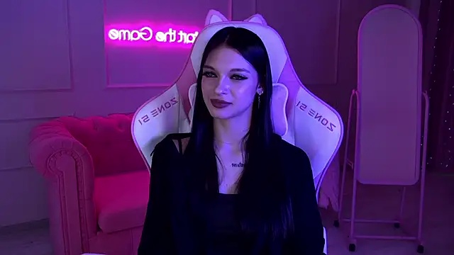 Snapshot of BeverlyMost chatting on February 2025 10:48:02 AM BeverlyMost online show from February 2025 10:48:02 AM