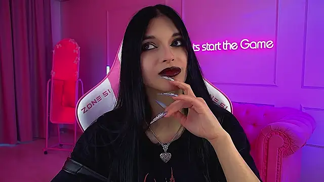 Snapshot of BeverlyMost chatting on May 2026 06:44:02 AM BeverlyMost online show from May 2026 06:44:02 AM