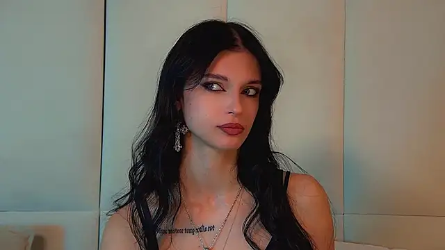 Snapshot of BeverlyMost chatting on June 2026 06:11:01 AM BeverlyMost online show from June 2026 06:11:01 AM