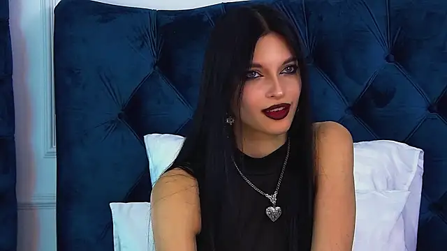 Snapshot of BeverlyMost chatting on June 2026 05:12:01 AM BeverlyMost online show from June 2026 05:12:01 AM