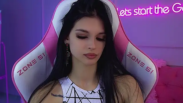 Snapshot of BeverlyMost chatting on July 2026 06:45:02 PM BeverlyMost online show from July 2026 06:45:02 PM
