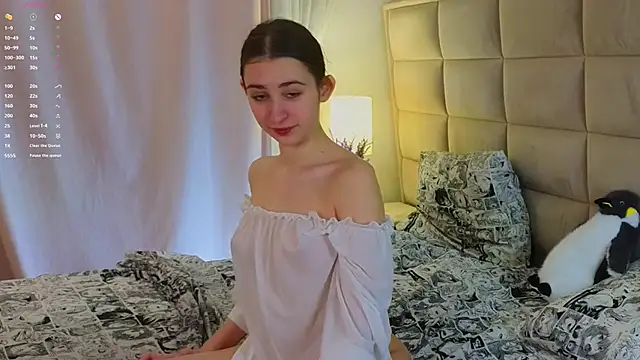 LynetHickory online show from March 2025 03:26:01 PM