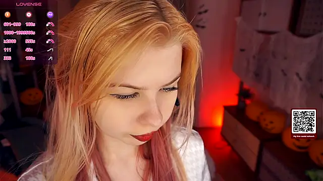 LynetHakes online show from October 2025 04:20:01 AM