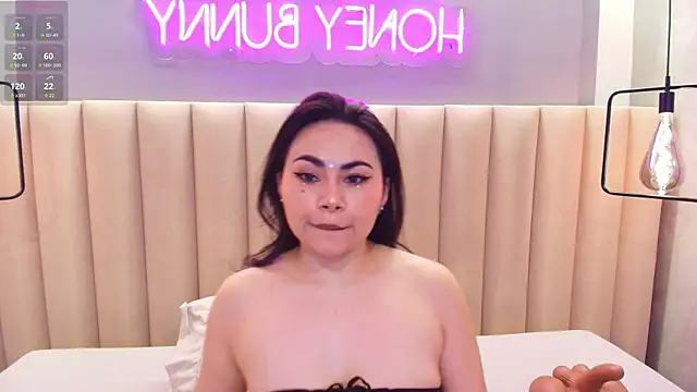 Naomymonroe  online show from November 2025 07:25:01 PM