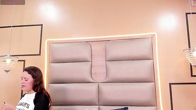 CAYLINCOLLINS online show from December 2025 12:43:02 PM