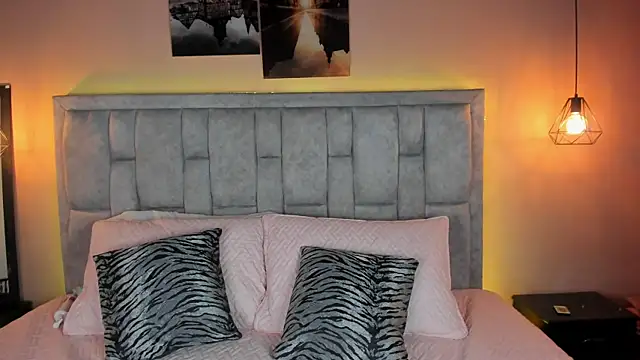 Melody thonson online show from January 2025 06:49:02 AM