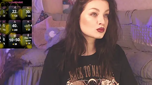 Snapshot of BritneyBarker chatting on December 2024 02:01:02 AM BritneyBarker online show from December 2024 02:01:02 AM