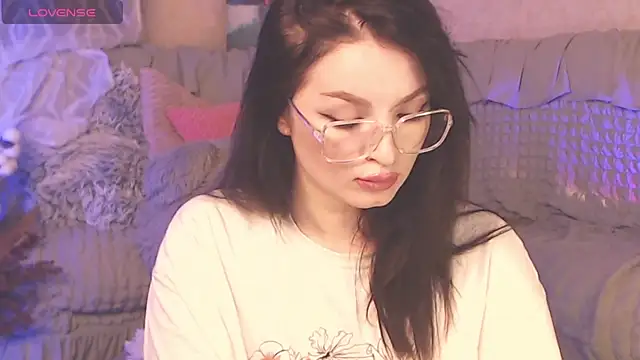 Snapshot of BritneyBarker chatting on December 2024 04:42:02 AM BritneyBarker online show from December 2024 04:42:02 AM