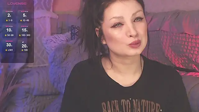 Snapshot of BritneyBarker chatting on December 2024 05:26:01 AM BritneyBarker online show from December 2024 05:26:01 AM