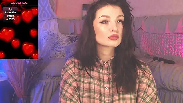 Snapshot of BritneyBarker chatting on December 2024 02:40:01 AM BritneyBarker online show from December 2024 02:40:01 AM