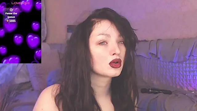 Snapshot of BritneyBarker chatting on January 2025 02:43:01 AM BritneyBarker online show from January 2025 02:43:01 AM