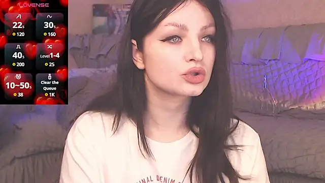 Snapshot of BritneyBarker chatting on February 2025 05:23:01 AM BritneyBarker online show from February 2025 05:23:01 AM