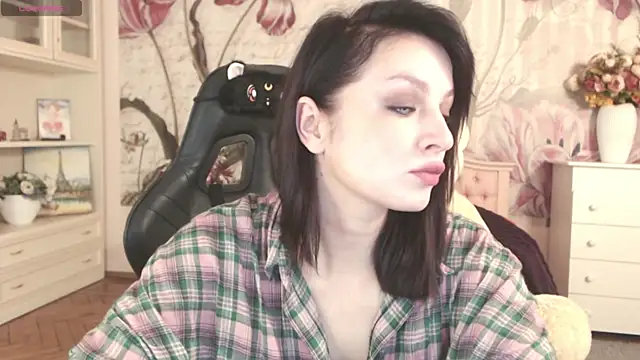 BritneyBarker online show from October 2025 12:10:02 AM