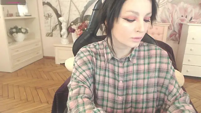 BritneyBarker online show from April 2026 08:04:01 PM