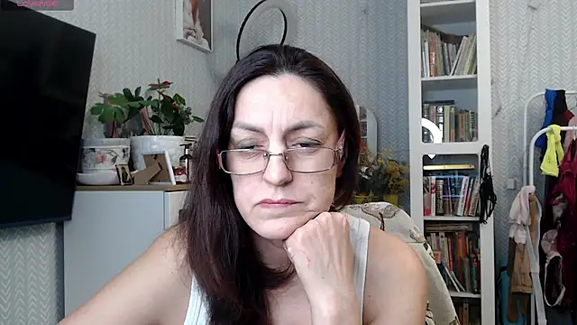 Soffya Soy online show from March 2026 04:56:02 PM