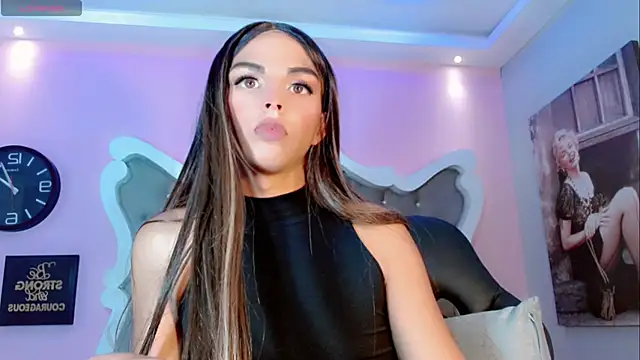Snapshot of CamiiGarcia chatting on February 2025 06:21:01 PM CamiiGarcia online show from February 2025 06:21:01 PM