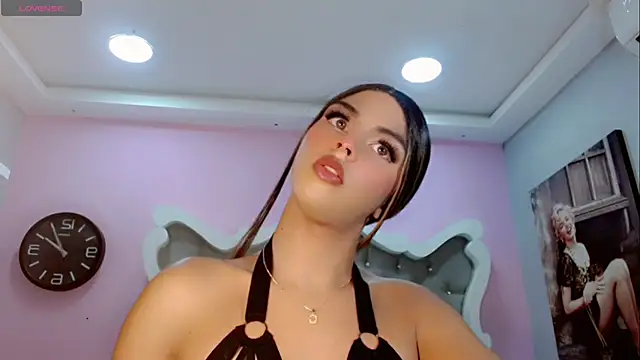 Snapshot of CamiiGarcia chatting on March 2025 02:34:01 PM CamiiGarcia online show from March 2025 02:34:01 PM
