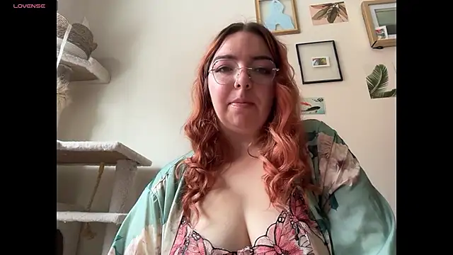 curvycate127 online show from November 2025 05:49:01 PM