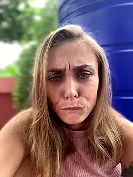 White Lu online show from November 2025 02:11:01 AM