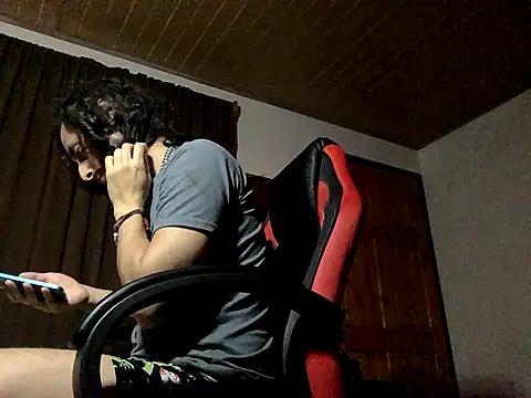 Snapshot of Nooneisthis chatting on October 2025 08:15:02 AM Nooneisthis online show from October 2025 08:15:02 AM