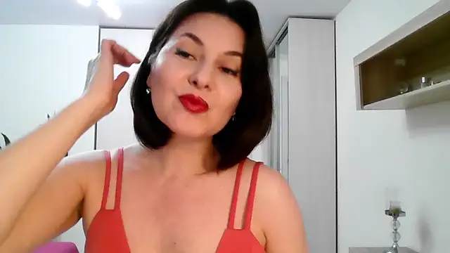 Victoria Glam online show from March 2026 05:50:02 PM