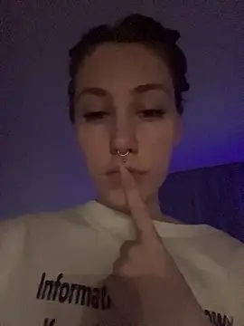 Molli Luv online show from November 2025 01:05:02 AM