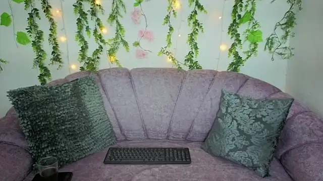 saorisworld online show from September 2025 01:27:01 AM