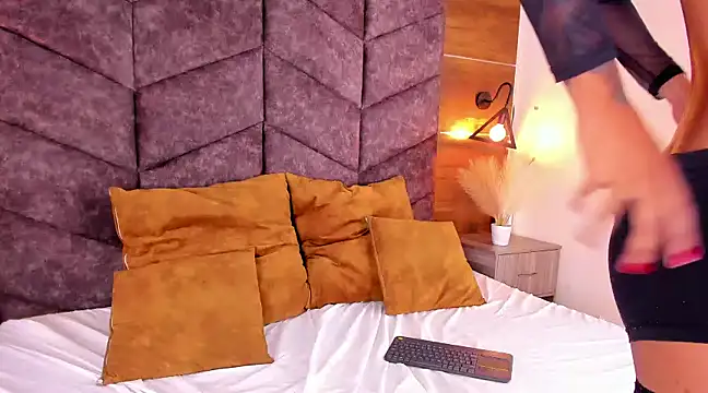 LauraaGomezz   online show from January 2025 01:33:01 AM