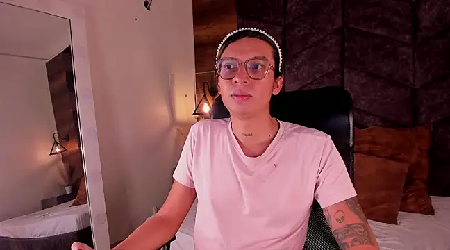 LauraaGomezz   online show from February 2025 06:26:02 PM