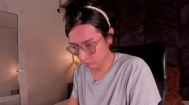 LauraaGomezz   online show from February 2025 11:09:01 PM